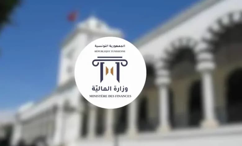 المالية: الاقتصاد يتعافى وقطاعات النمو