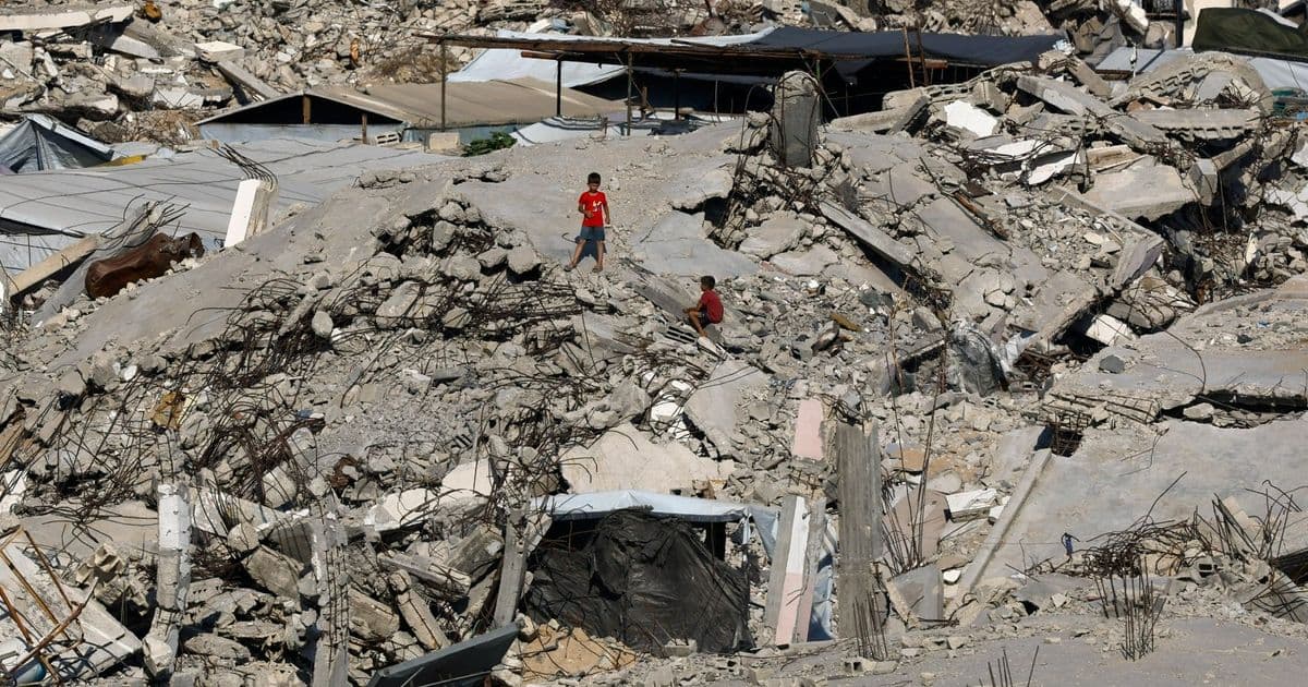 مسؤولة أممية تحذر من إزاحة أنقاض غزة