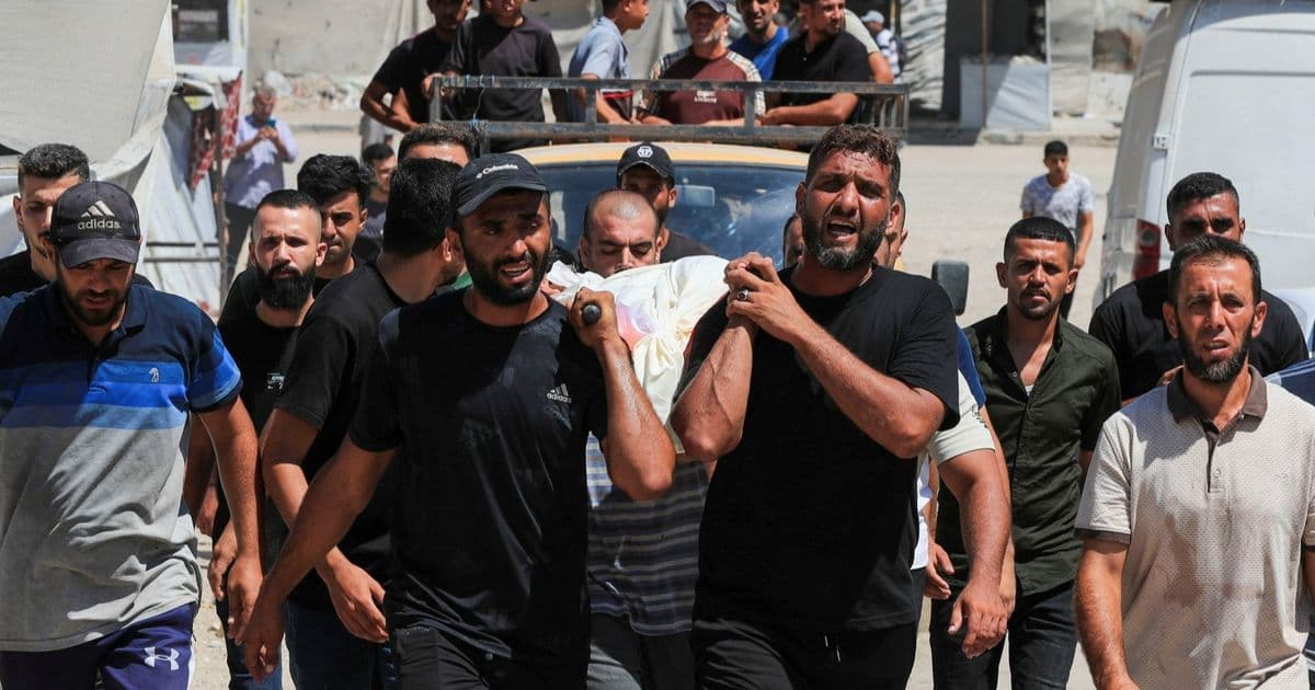 انتشال رفات 55 فلسطينياً من غارة إسرائيلية