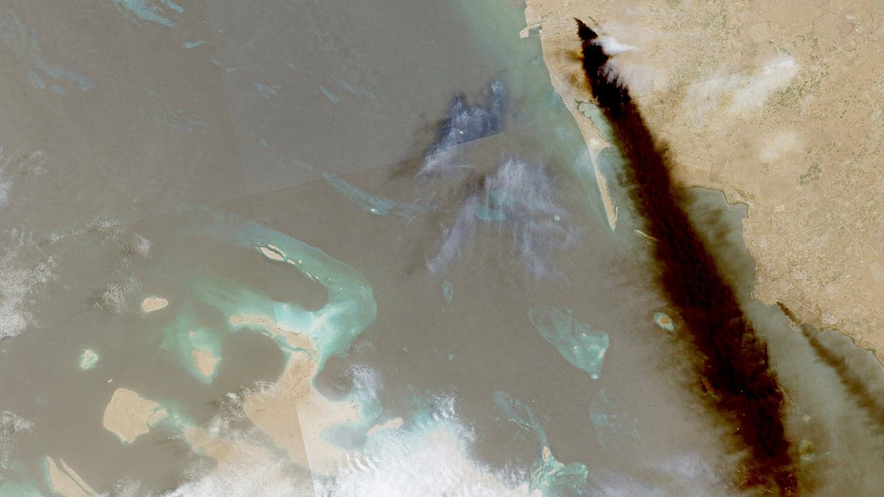 Yemen Houthis strike Saudi Aramco plant