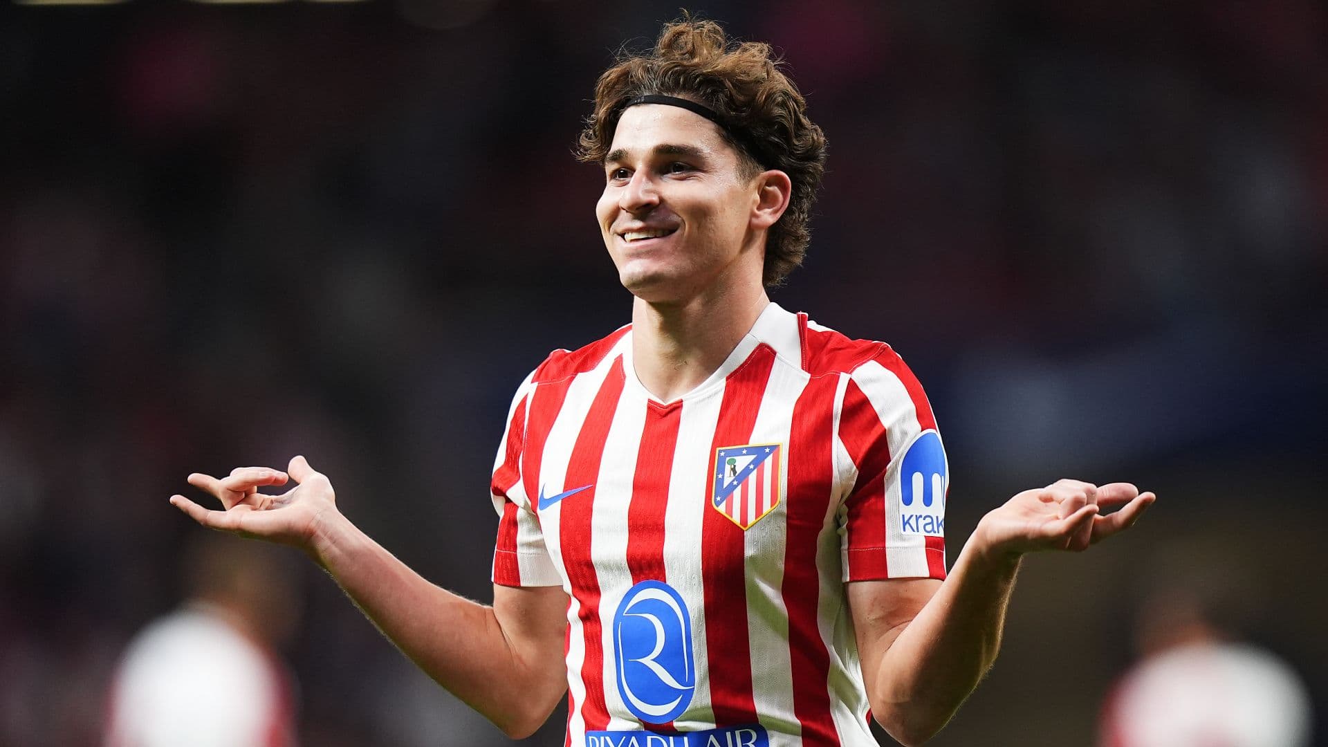 Alvarez's agents push transfer to Barcelona