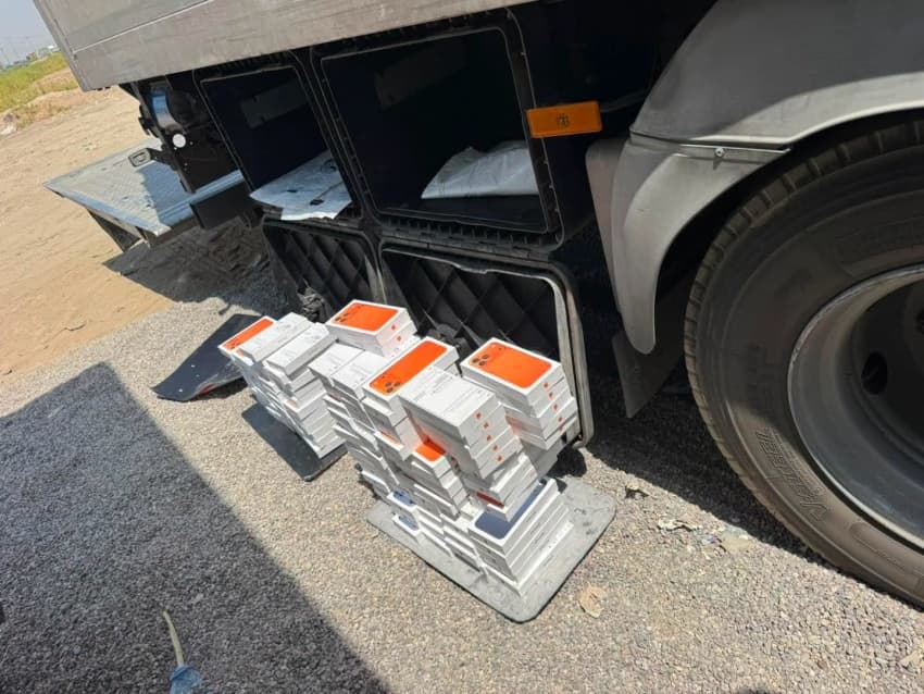 Al-Kamarik Seizes Over 1,000 iPhone 17s