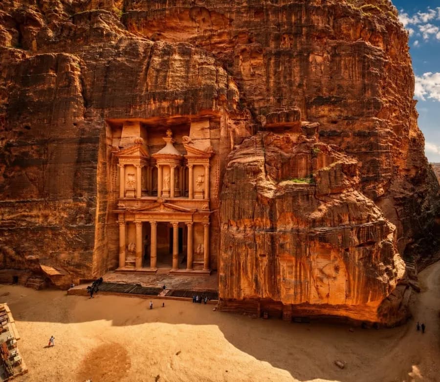 Al-Suwaeer Explains Petra Tourism Halt