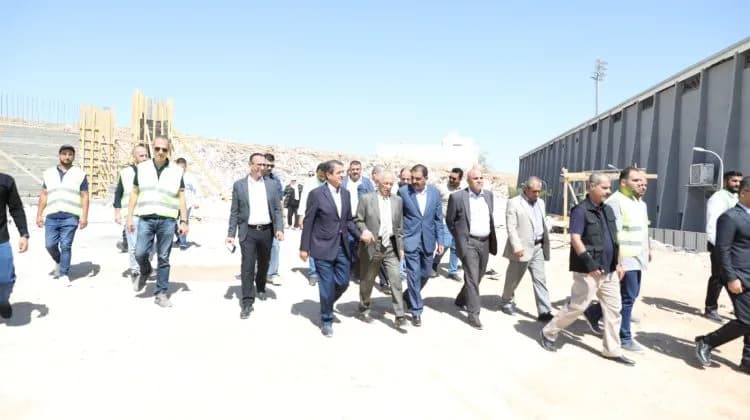 Royal Court Chief reviews Zarqa projects