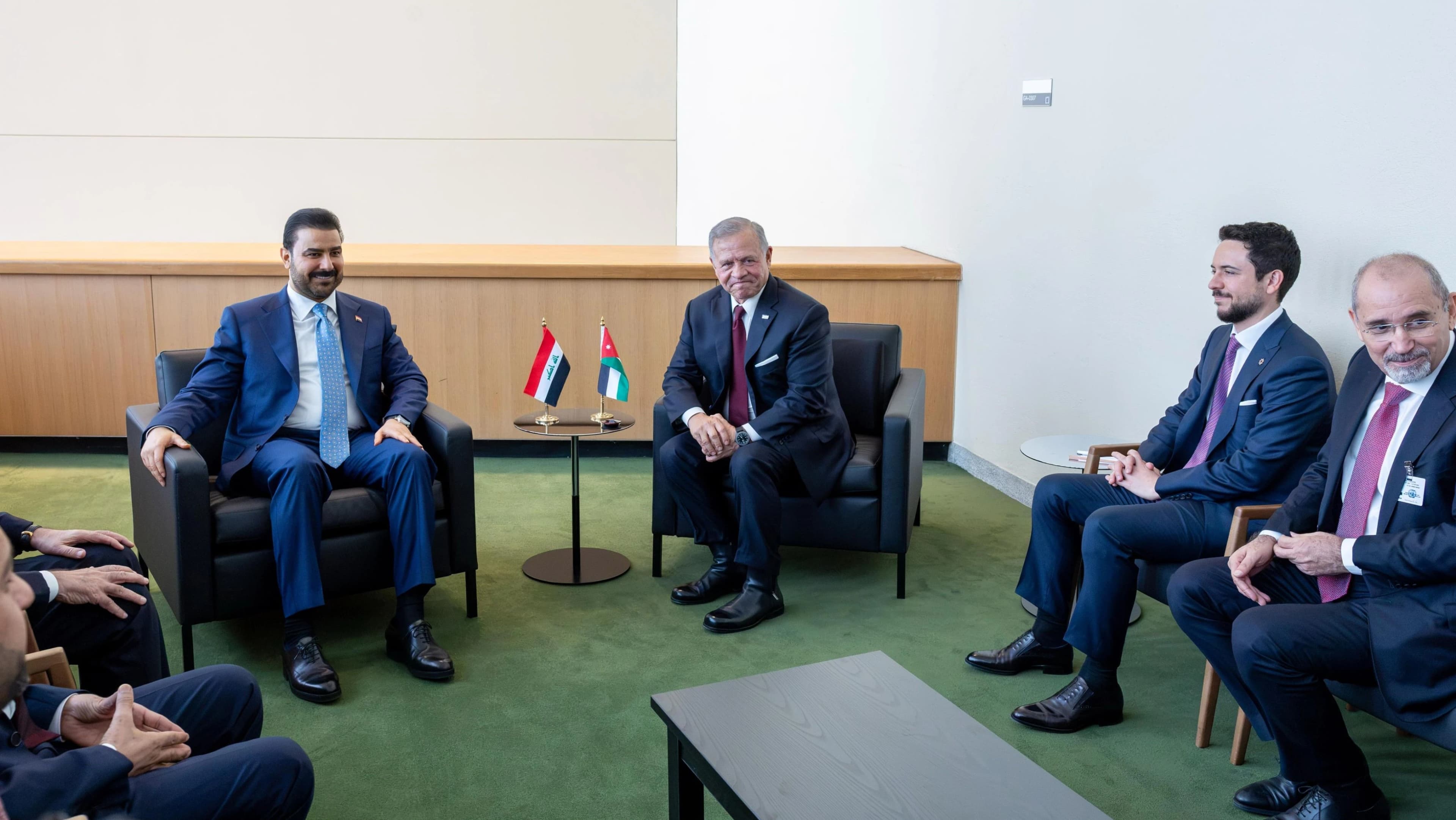King Greets Iraqi PM in New York