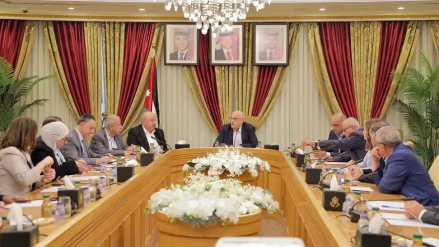 Judges: Government turns royal visit into economic projects