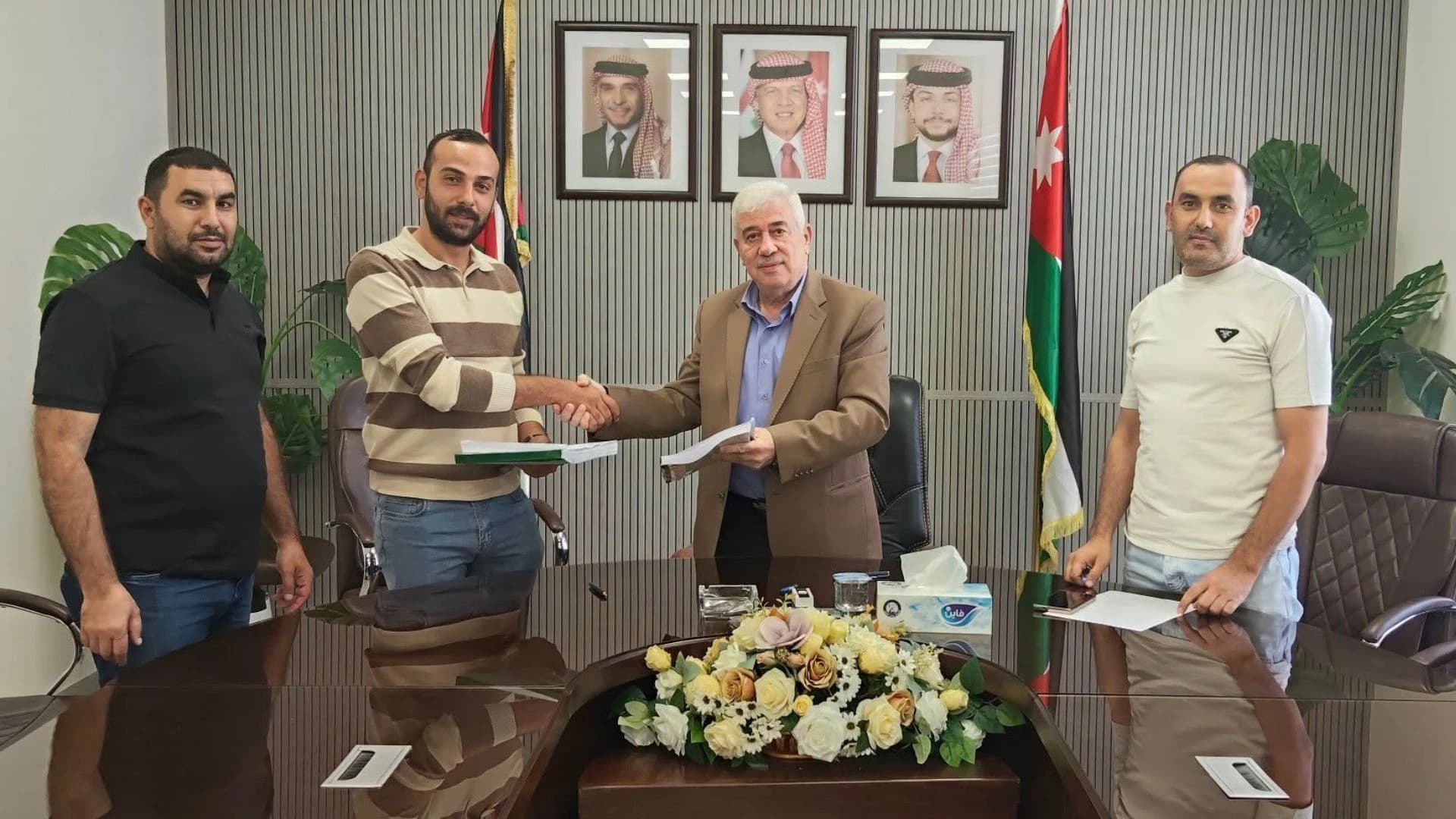 Ramtha signs project for paving and roads