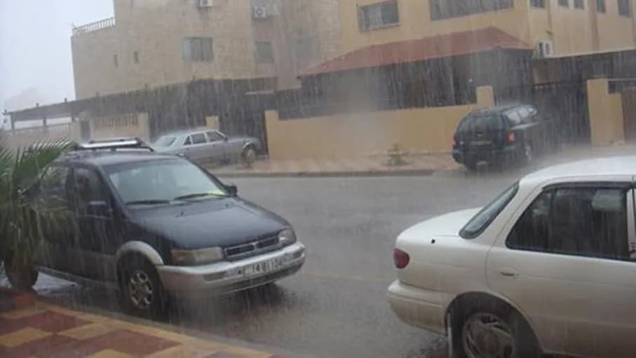 Aqaba Faces Thunderstorms and Flood Risks