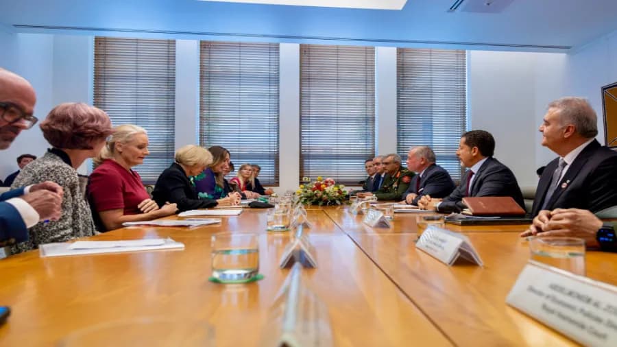 King holds talks with Australian mental health groups