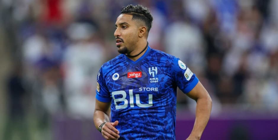 سالم الدوسري على أعتاب العودة للهلال ضد الاتحاد