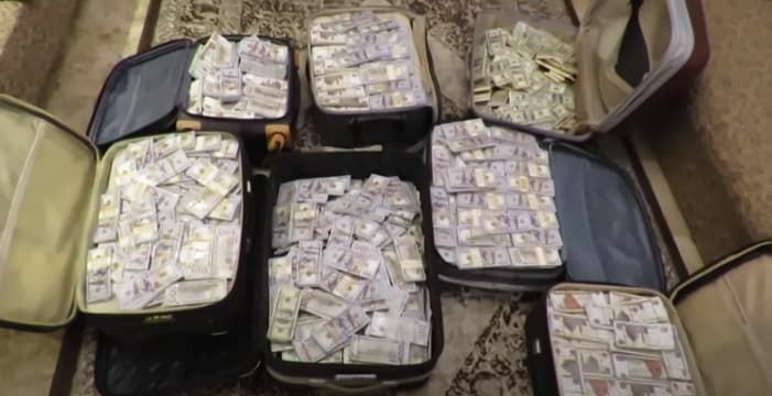 ضبط عناصر جنائية وزوجته في الجيزة بتهمة غسل أموال