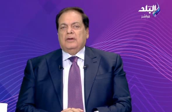 محمد أبو العينين يدعم الشعب ويكافح الشائعات