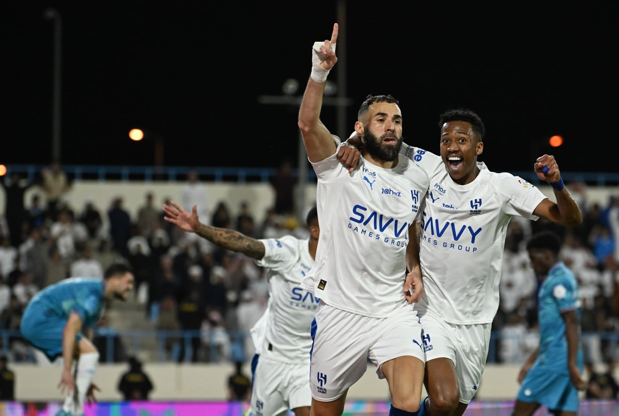 الهلال يوضح حالة إصابات بنزيما وتمبكتي قبل اللقاء