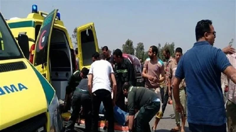 انقلاب ميكروباص يتسبب في إصابة 5 على الصحراوي
