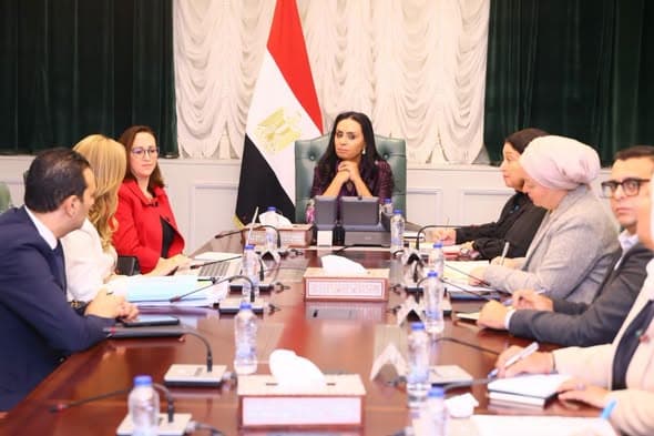 وزيرة التضامن تناقش تطوير الحضانات