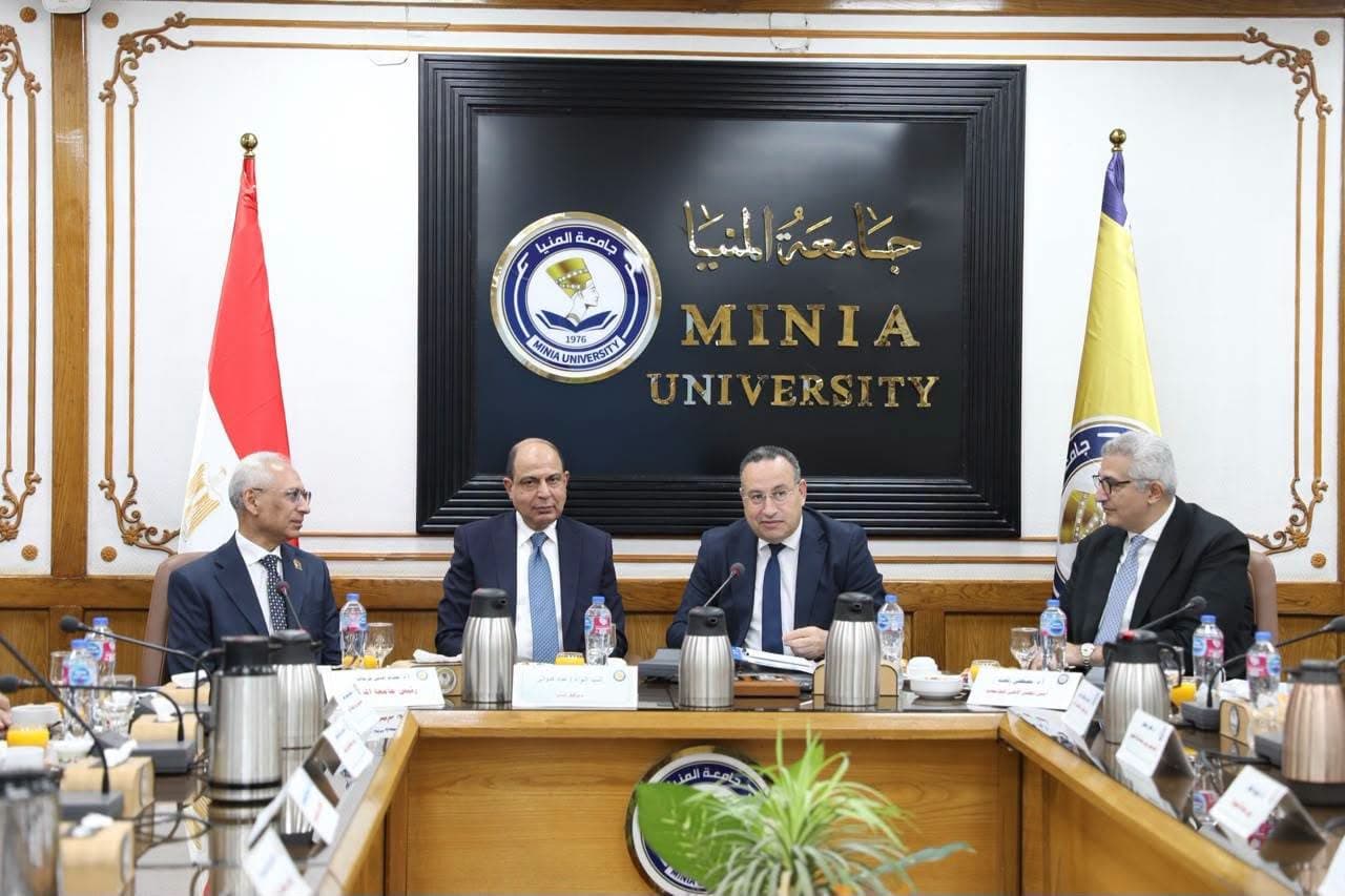 وزارة التعليم توجه القيادات الجامعية