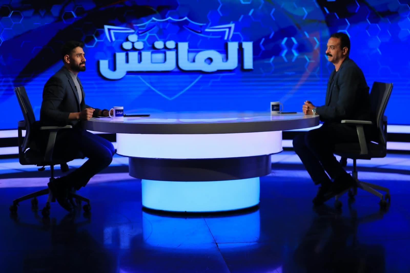 عمرو الحديدي ي 강조 على دعم معنوي للاعبين