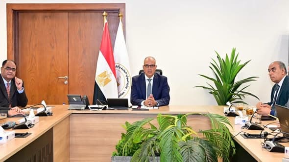 سويلم يركز على حوكمة إدارة المياه