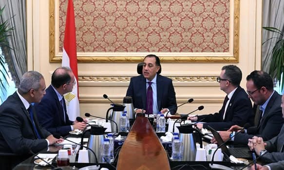 رئيس الوزراء يناقش جانب الاقتصاد في منتدى مصر 2026