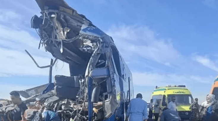 حصيلة ضحايا حادث أسيوط ترتفع إلى 12 وفاة و30 مصابا