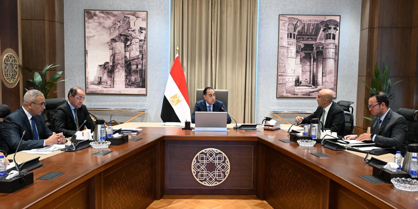 رئيس الوزراء يسلط الضوء على حوافز لتطوير المدارس التكنولوجية