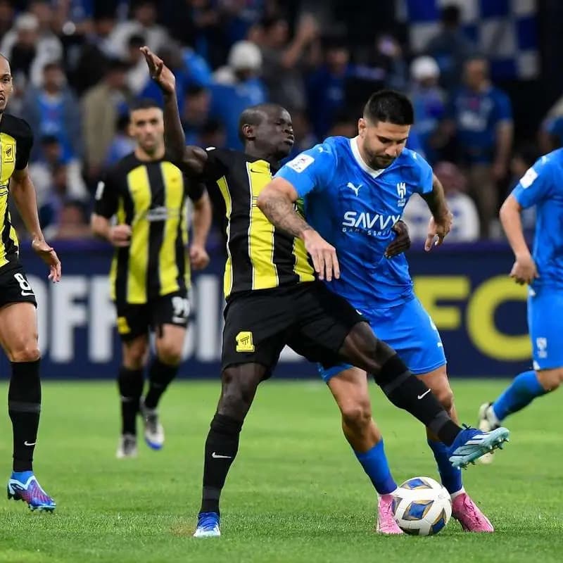 الهلال والاتحاد يتنافسان على قمة الدوري السعودي