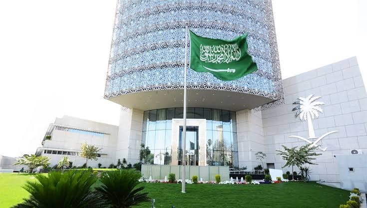 السفارة السعودية تنصح مواطنيها بعد أحداث مطار الرياض