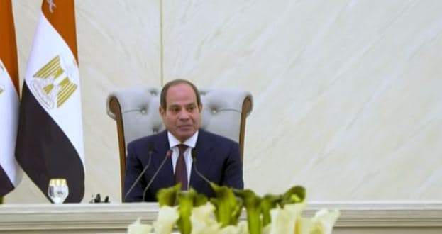 السيسي يعبر عن تقديره لتحمل الأسر المصرية الأعباء المعيشية