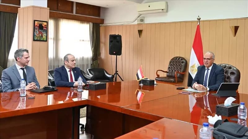 وزير الري يعزز جهود المياه في قنا وكفر الشيخ