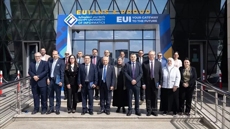 جامعة مصر للمعلوماتية تنظم حوار لتعزيز التحول الرقمي