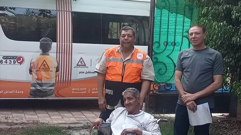 التضامن ينقل مسنًا بدون مأوى للرعاية