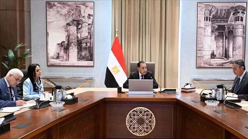 رئيس الوزراء يناقش تعزيز المنظومة الاجتماعية