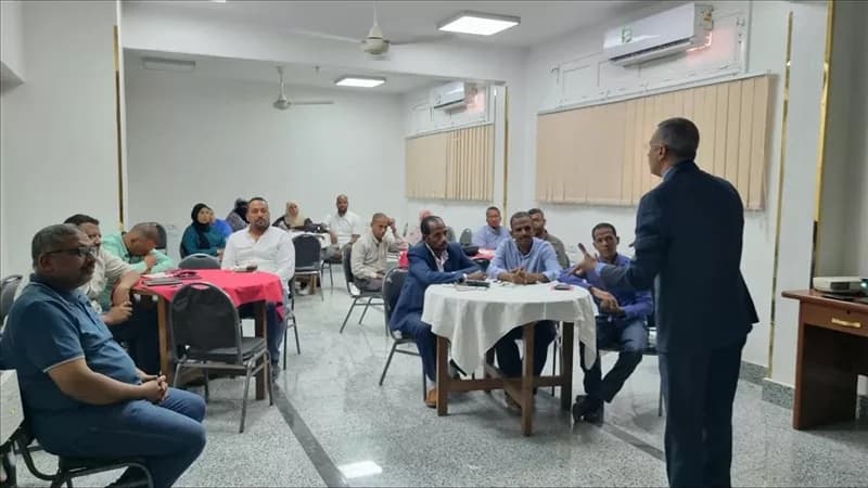 تطوير الأداء الحكومي بمحافظ أسوان