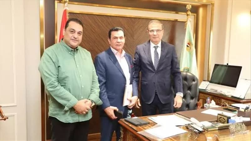وزير الزراعة يناقش مشاكل المزارعين