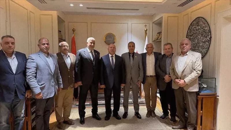وزير النقل يناقش تطوير قطار الفردان-العريش