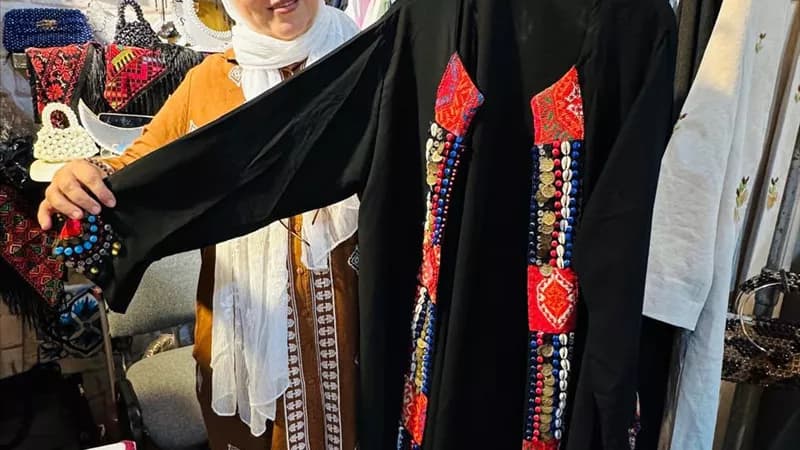 الهلال الأحمر يعرض إبداعات المرأة السيناوية