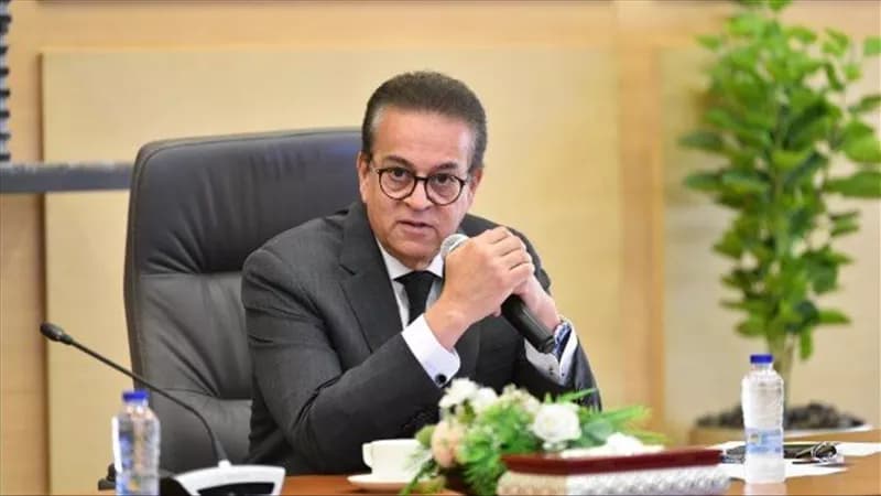 وزير الصحة يراجع نتائج التحقيق وينهي التعاقد مع شركة الأمن