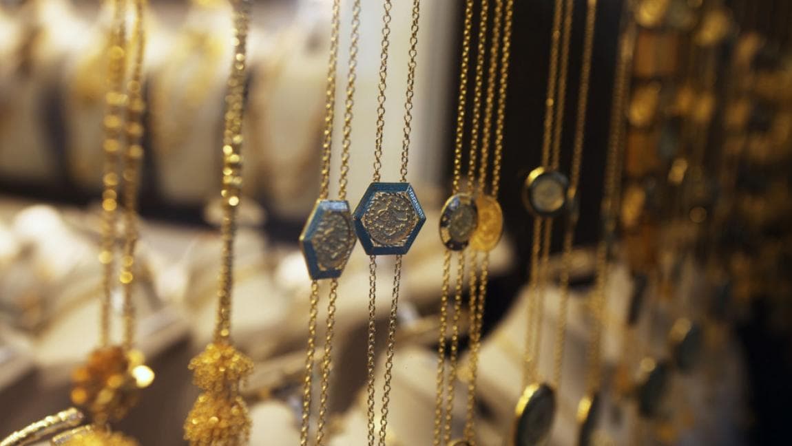 Sunday gold price at 88.9 dinars