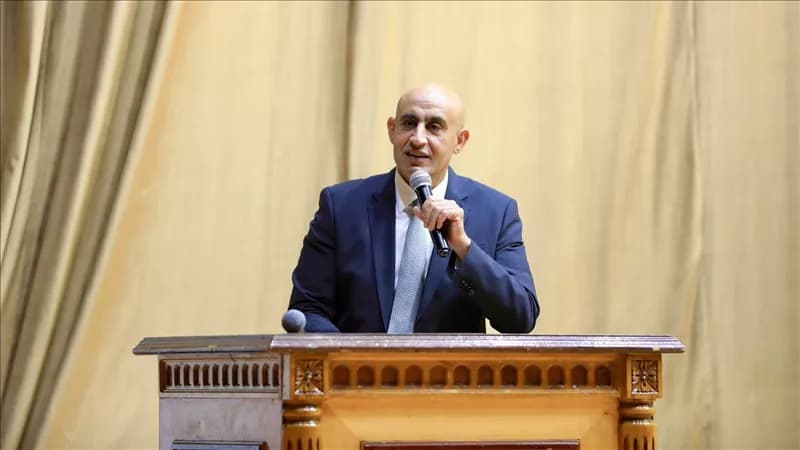 عبد اللطيف يركز على جودة التعليم رغم التسهيلات