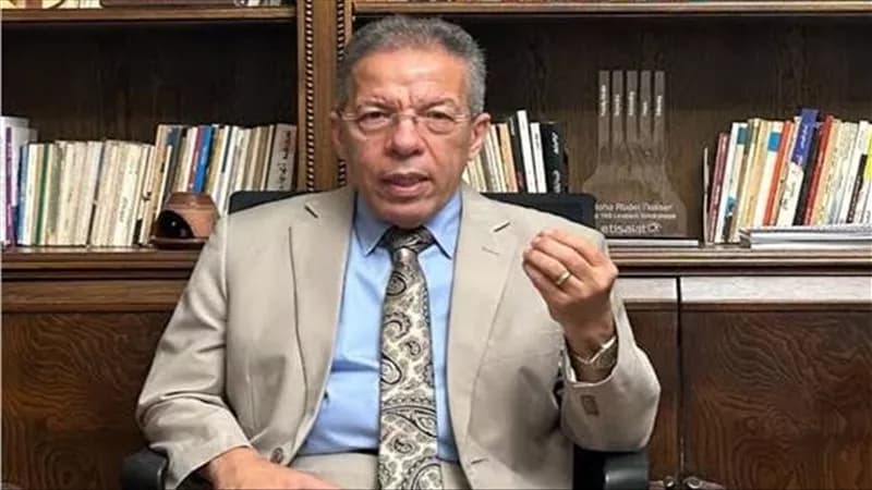 نقيب الأطباء يكشف عن التحاق أدبيين بكلية الطب