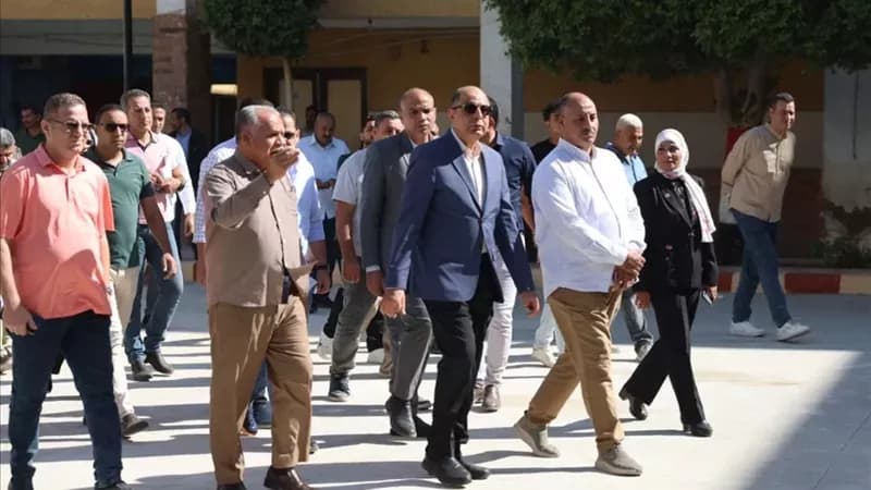 محافظ المنيا يتفقد تطوير مدرسة سمالوط الثانوية