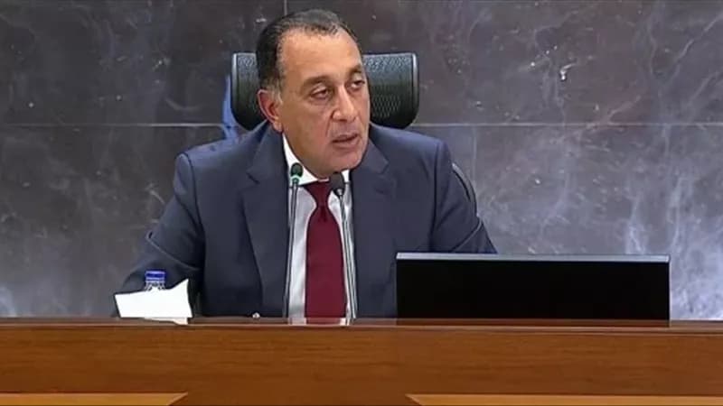 رئيس الحكومة يوضح موقفه من قبول الطلبة الأجانب