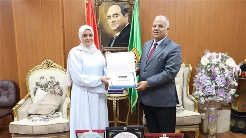 تكريم مديرة مدرسة وليد ممدوح زكريا