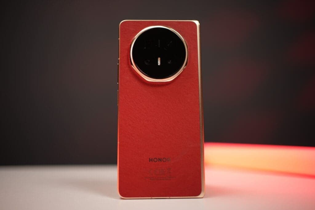 كيف يعيد HONOR Magic V6 تعريف الاعتمادية