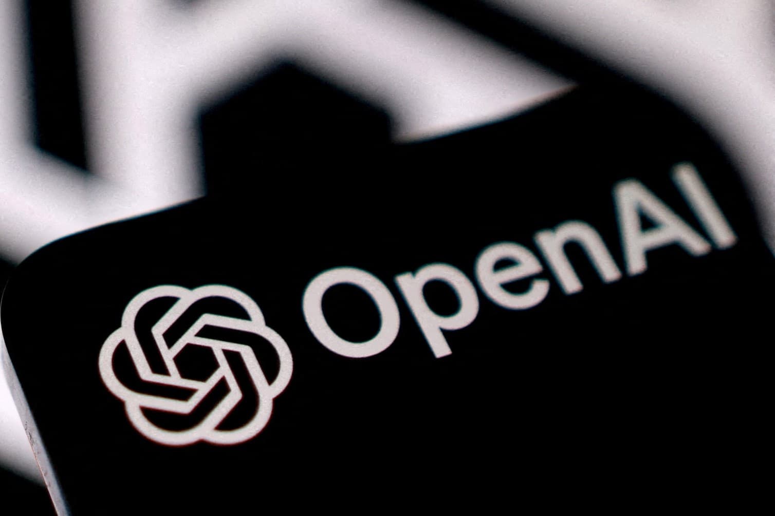 OpenAI تطلق ChatGPT للمراهقين مع ضوابط أمنية