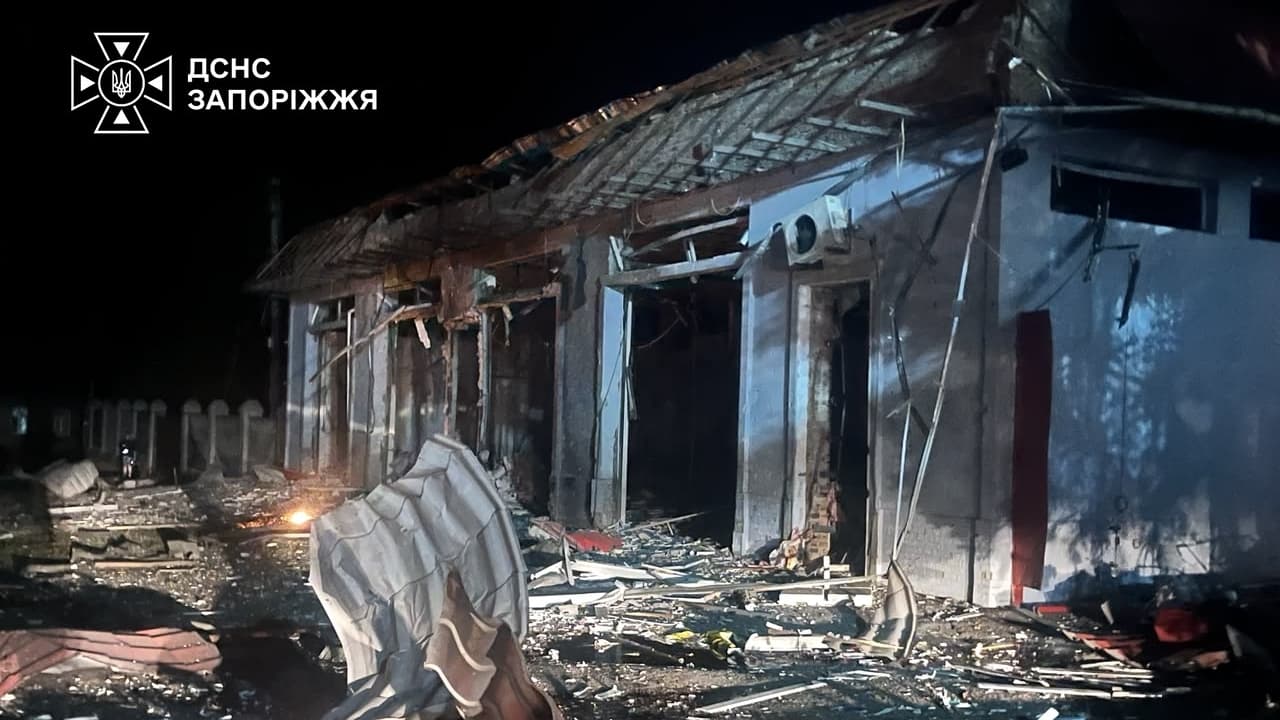 Russia and Ukraine exchange strikes before Zelenskyy's Trump visit