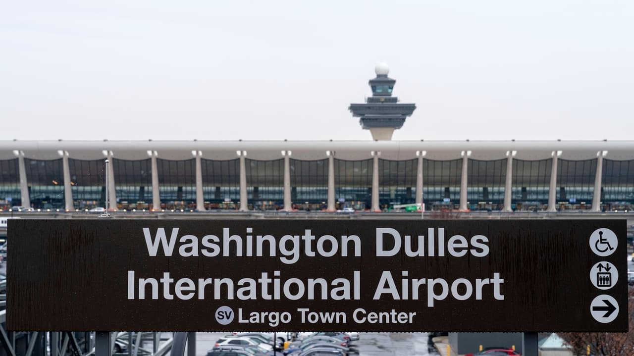 Trump plans $22B Dulles upgrade removing people movers