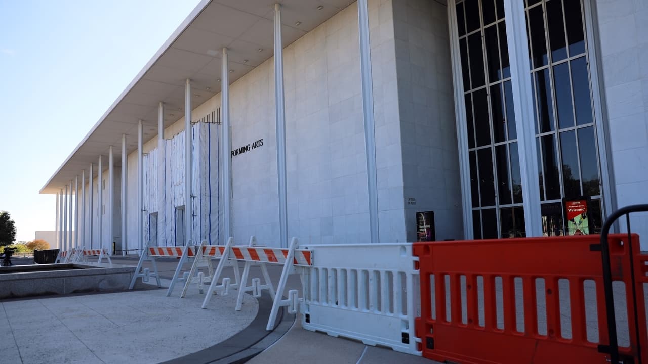 Kennedy Center closes temporarily for safety