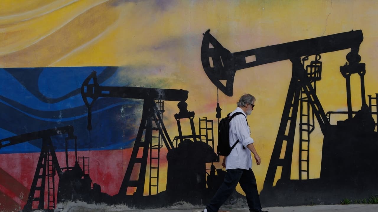 White House Collaborates on Venezuela Oil Deal