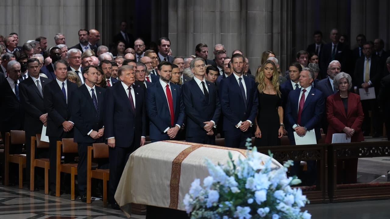 Lindsey Graham attends funeral in SC